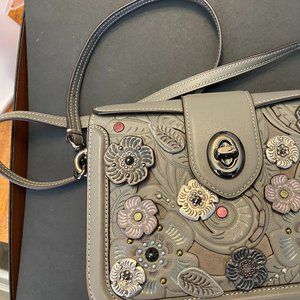 Page Crossbody with Tea Rose Tooling